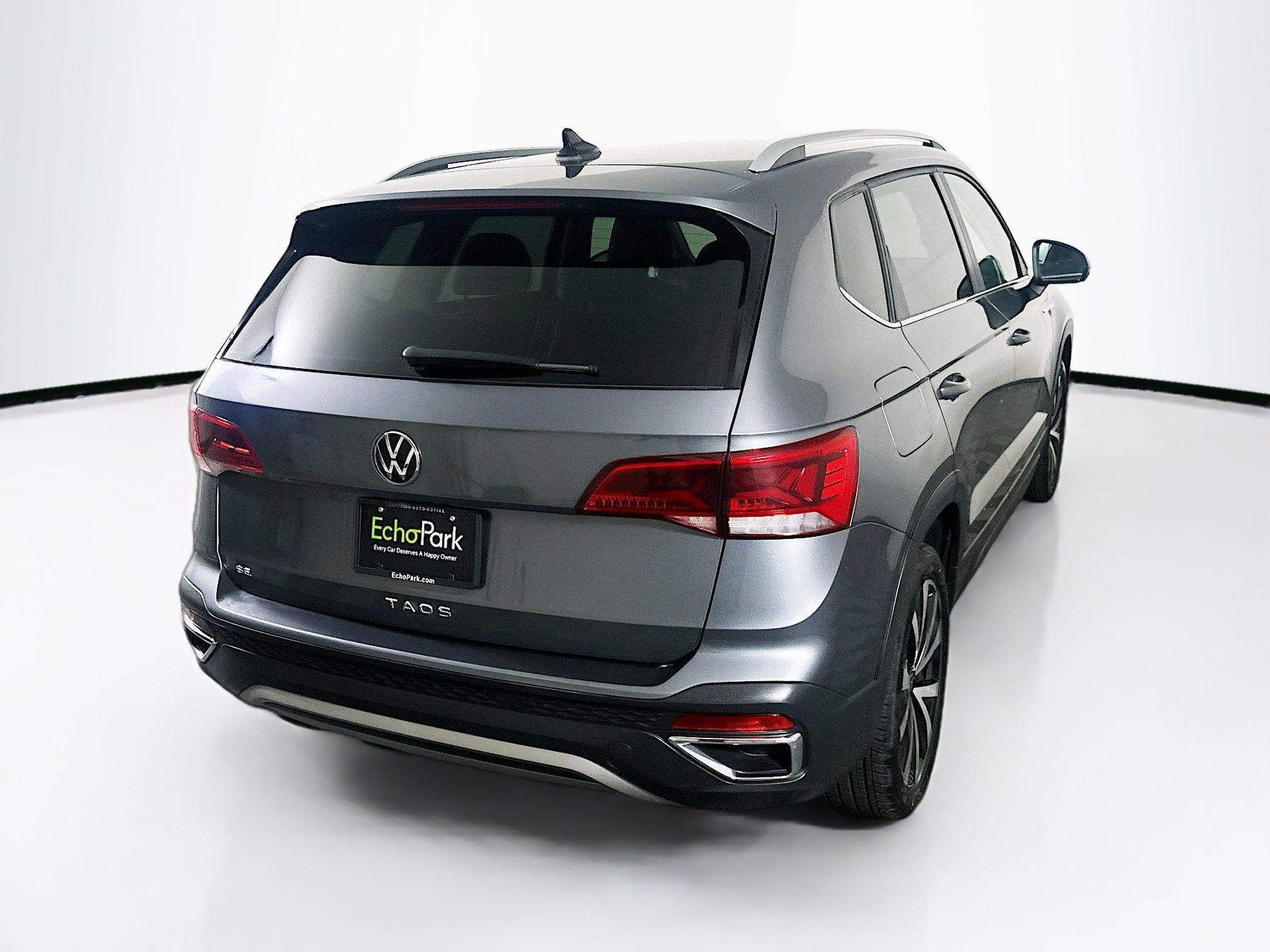 Used 2024 Volkswagen Taos SE image 9