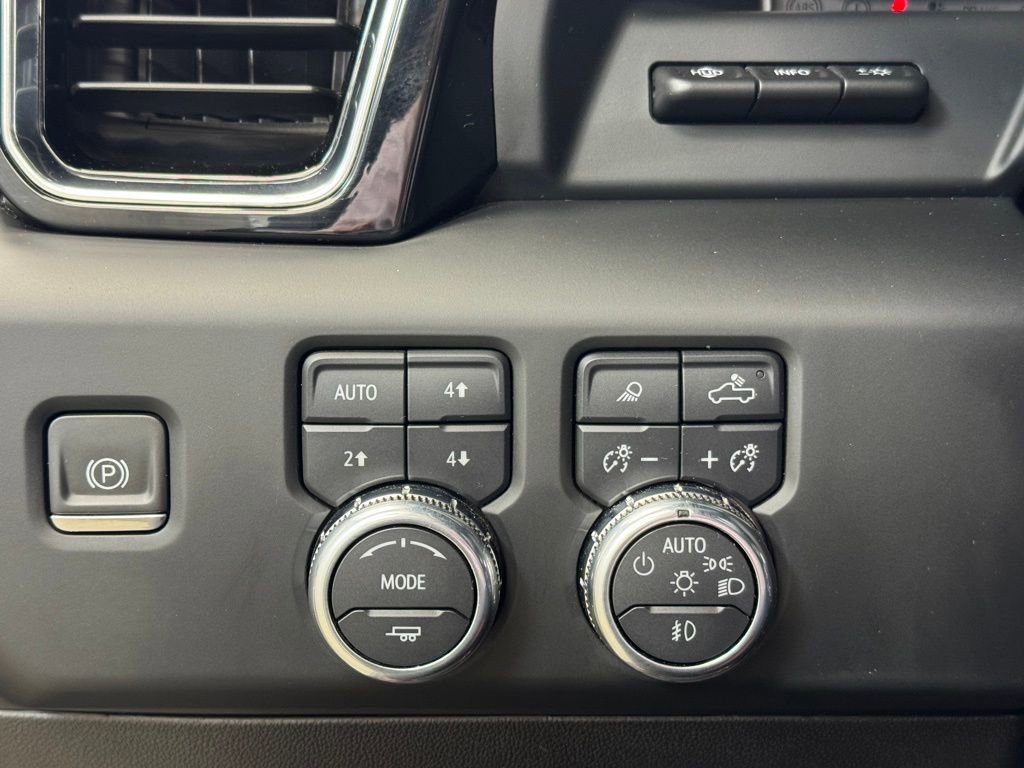 Used 2024 GMC Sierra 2500 Denali Ultimate AWD/4WD image 30