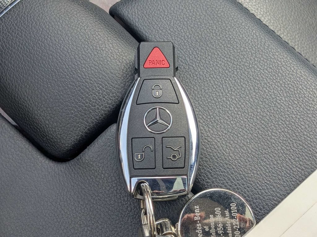 Used 2011 Mercedes-Benz E 350 Sedan image 29