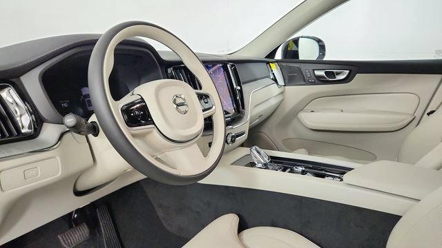 Certified 2025 Volvo XC60 B5 Ultra w/ Protection Package Premier AWD/4WD image 12