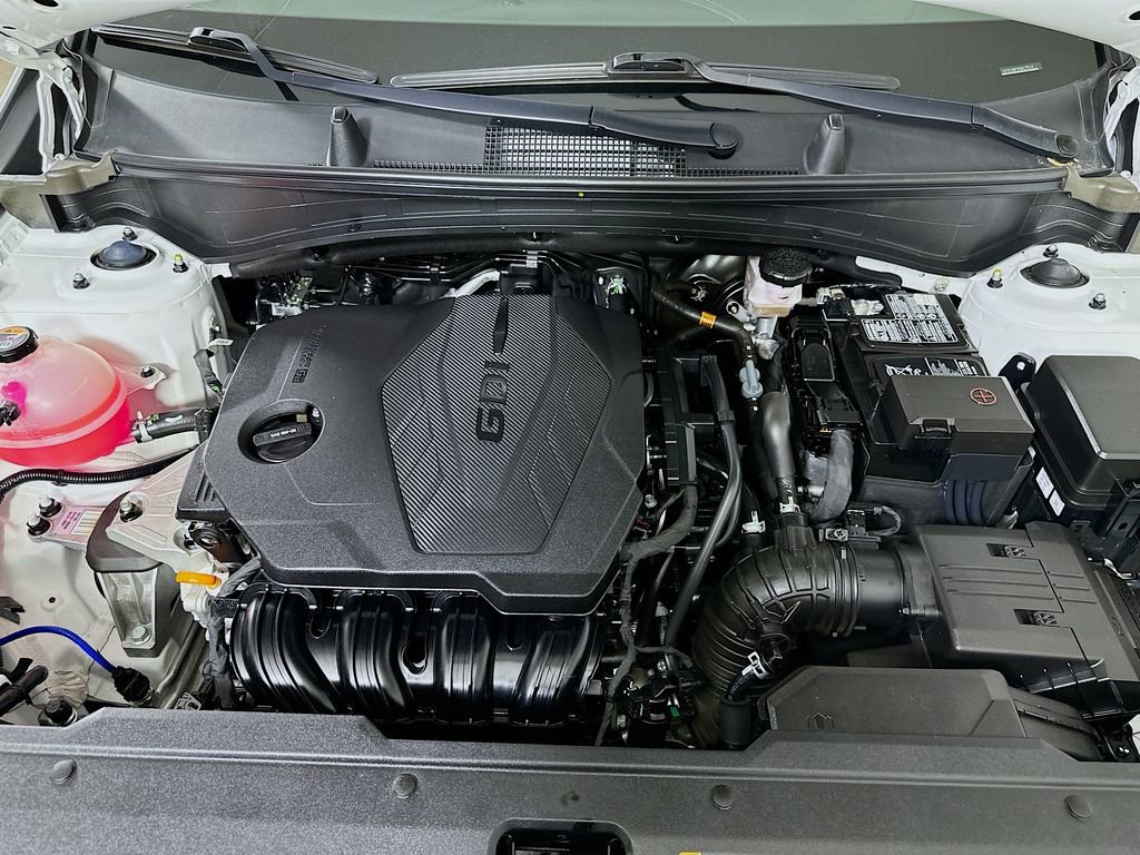 Used 2025 Kia Sportage EX image 9