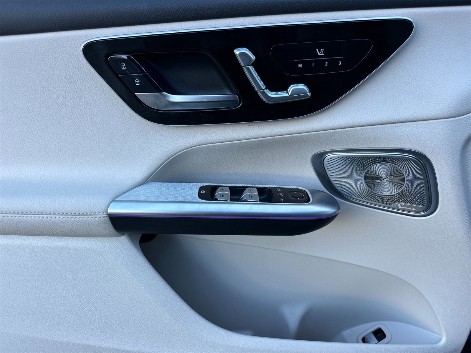 Certified 2025 Mercedes-Benz GLC 300 image 12