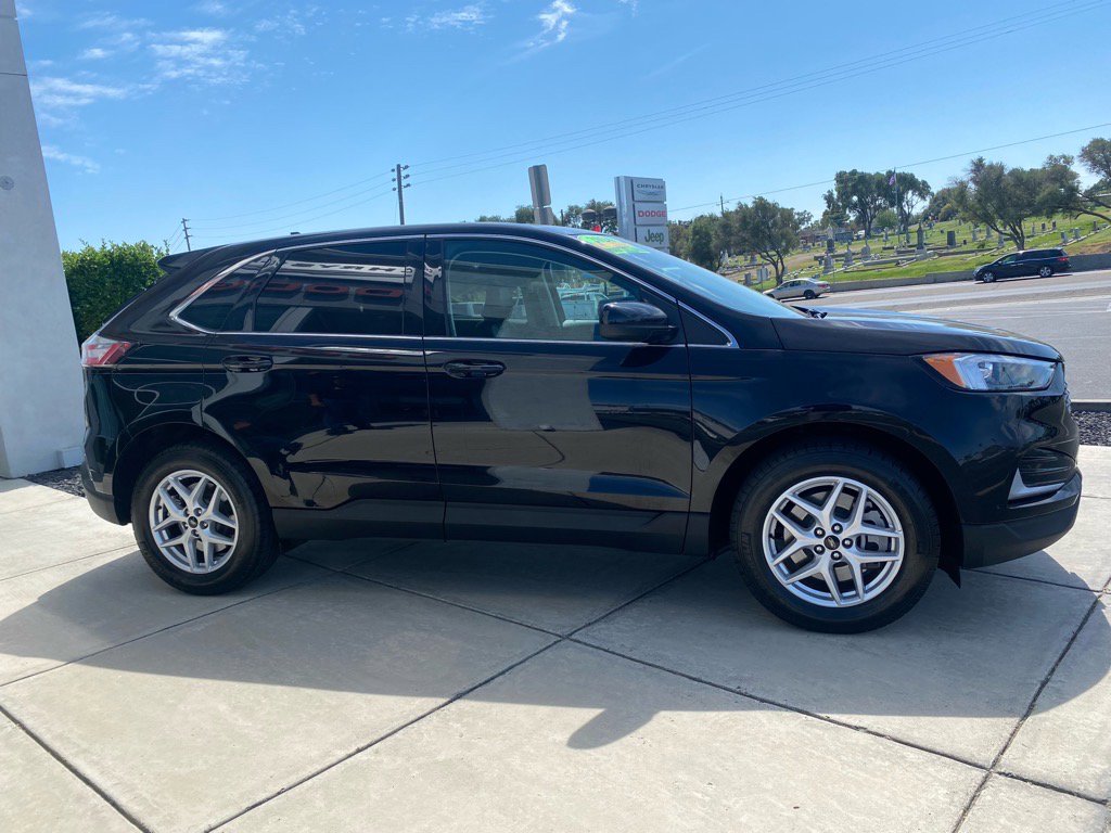 Used 2024 Ford Edge SEL image 9