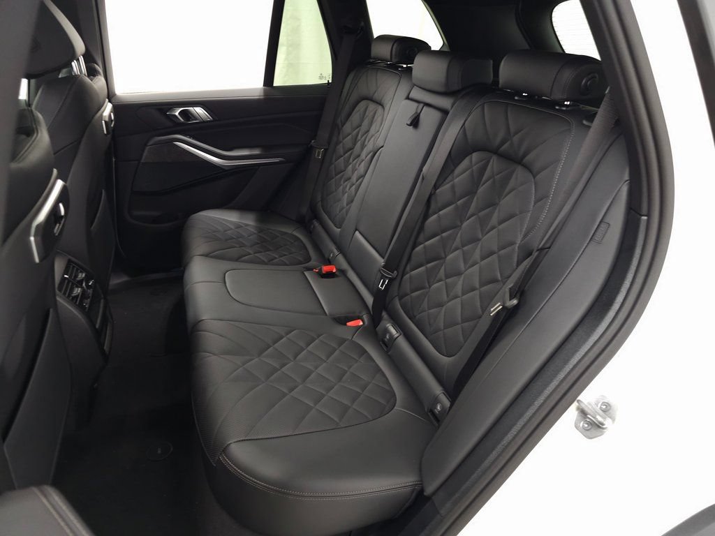 Used 2026 BMW X5 xDrive40i w/ Parking Assistance Package AWD/4WD image 27