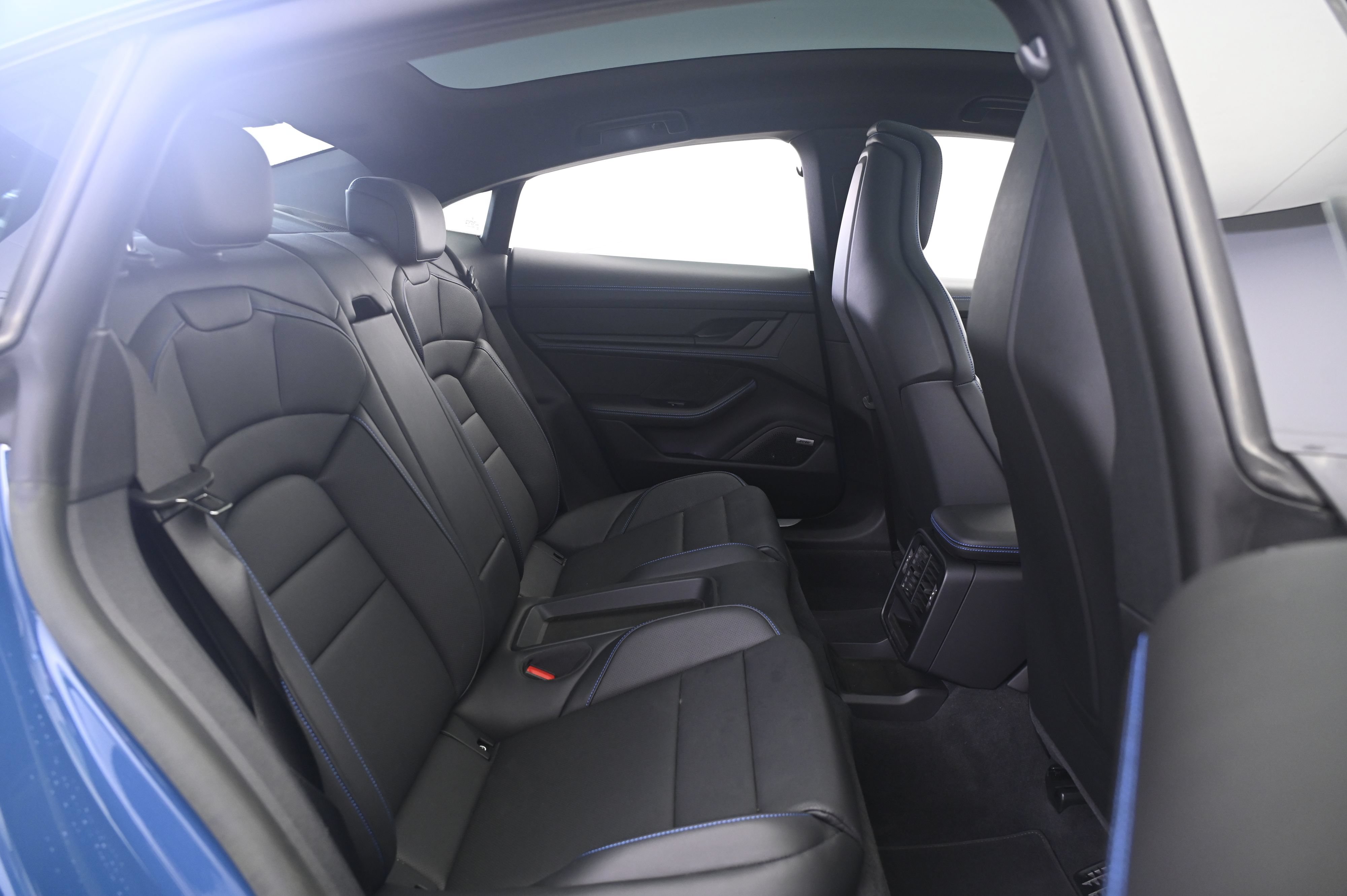 Certified 2023 Porsche Taycan 4S AWD/4WD image 19