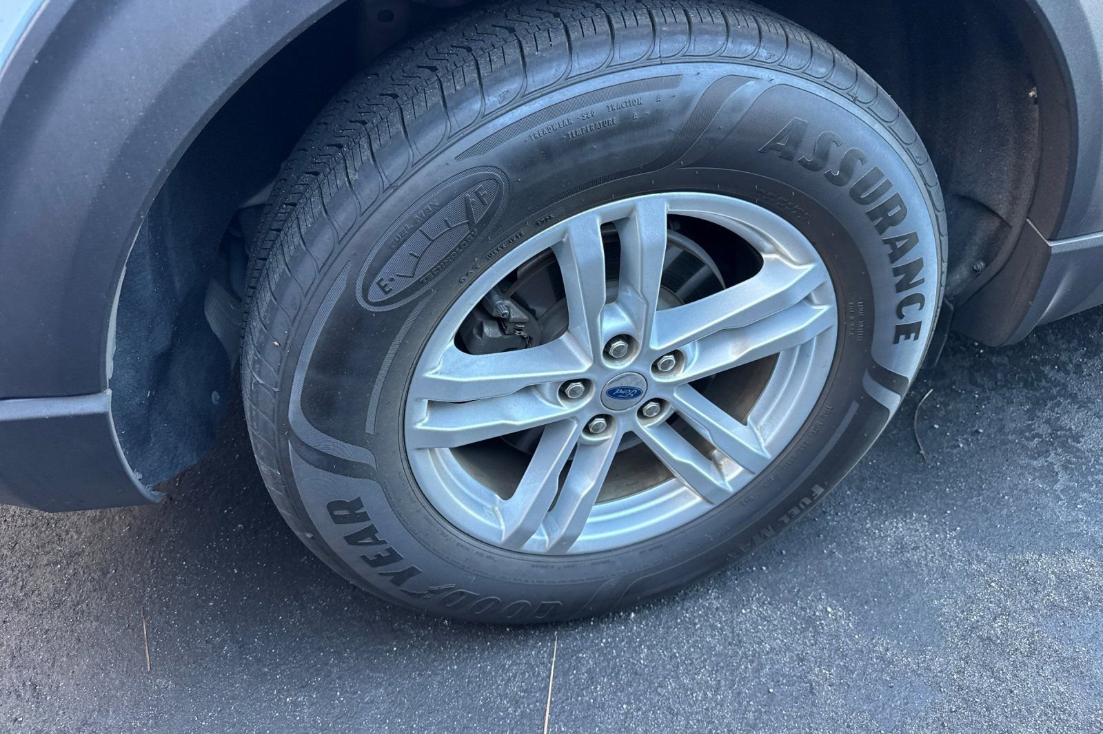 Used 2020 Ford Explorer XLT w/ Equipment Group 202A image 4