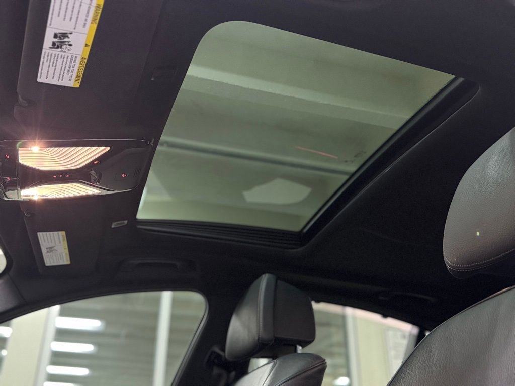 Used 2018 BMW M550i xDrive w/ Dynamic Handling Package image 18