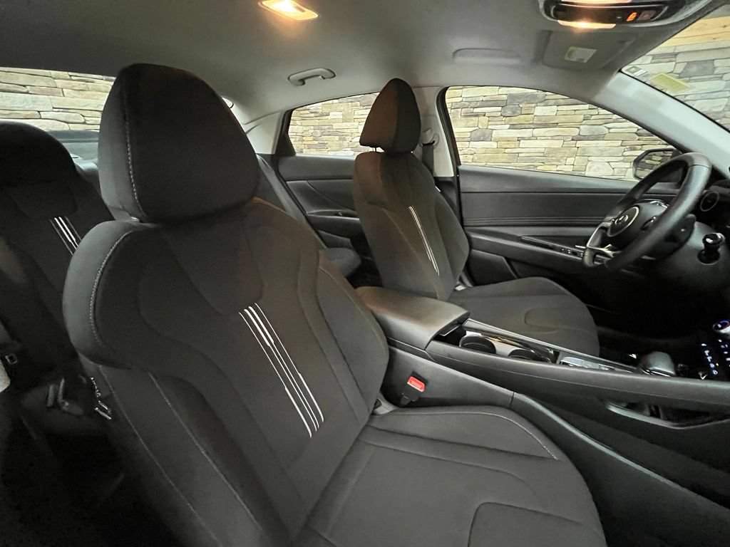 Used 2023 Hyundai Elantra SEL w/ Convenience Package FWD image 32