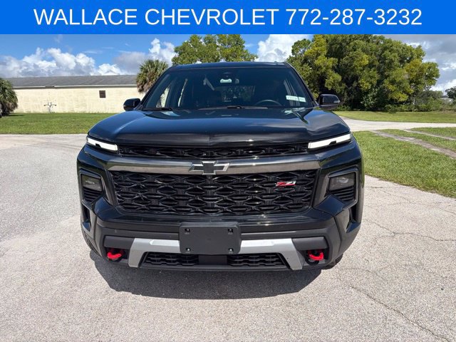 Used 2025 Chevrolet Traverse Z71 w/ Driver Confidence Package AWD/4WD image 3