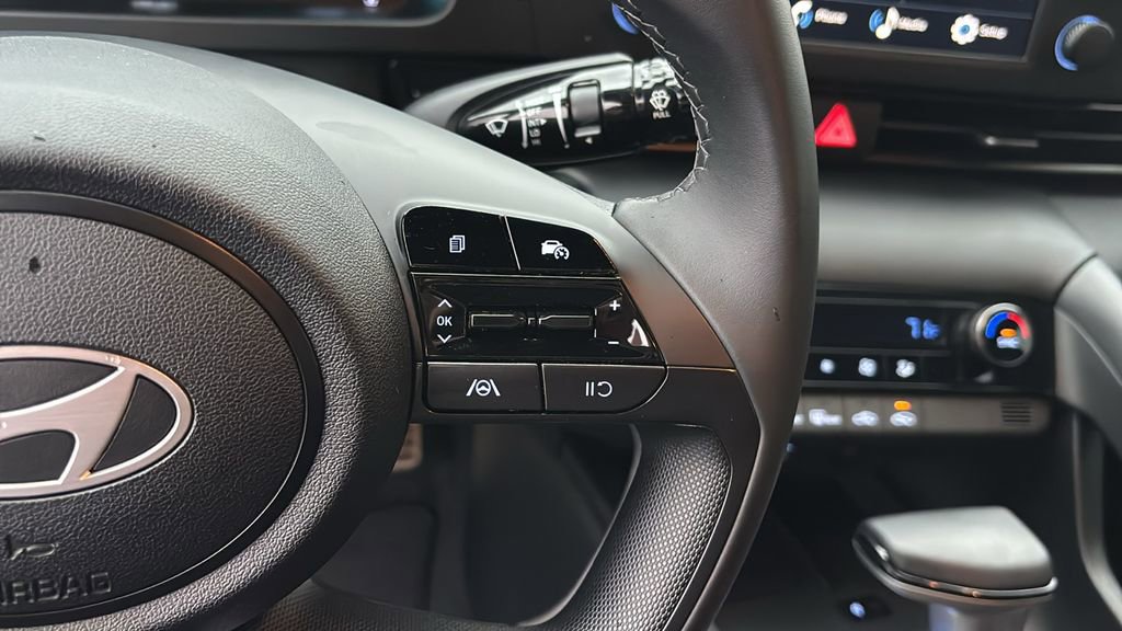 Used 2025 Hyundai Elantra Sport image 18