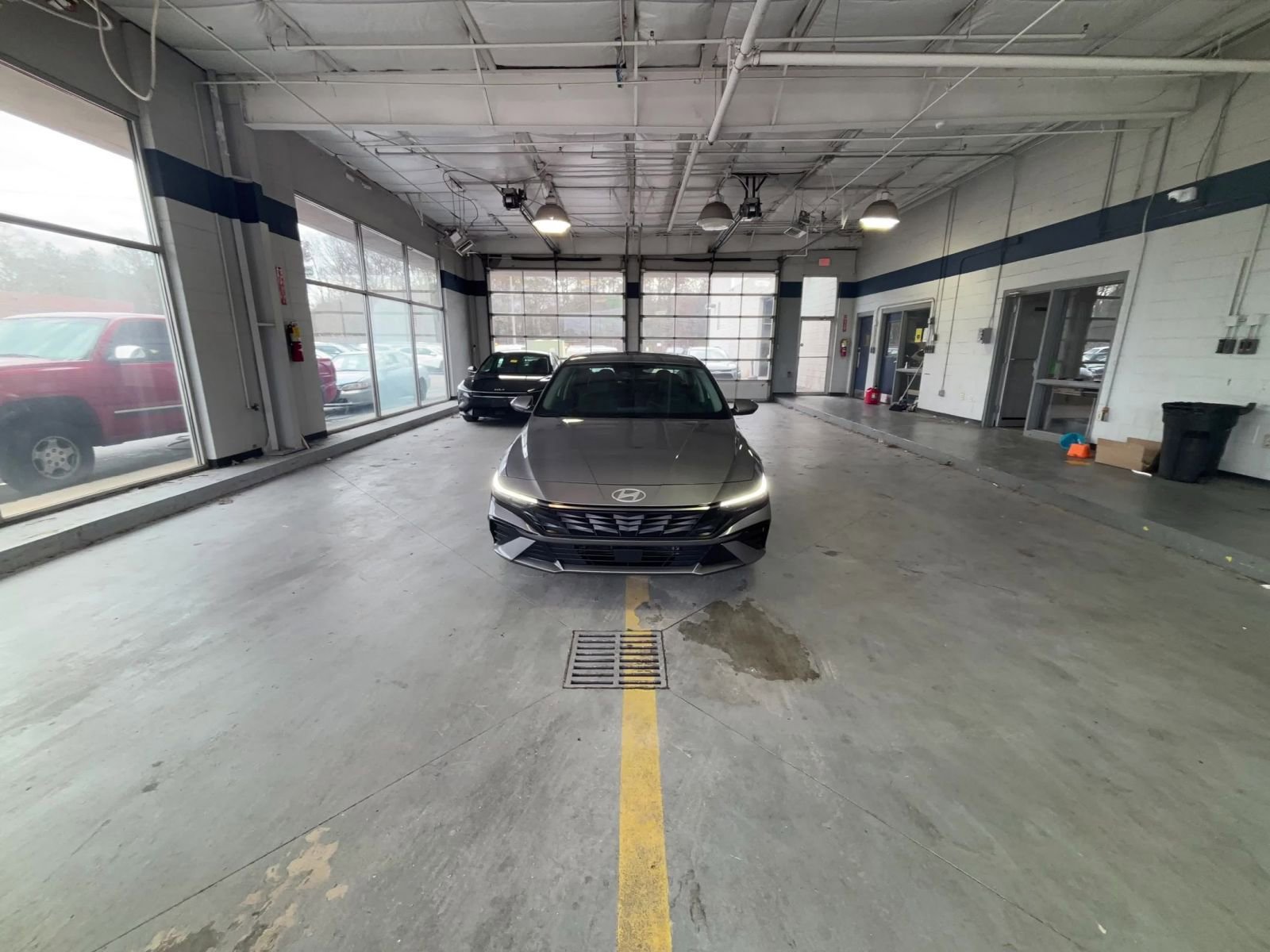 Used 2025 Hyundai Elantra Limited image 16