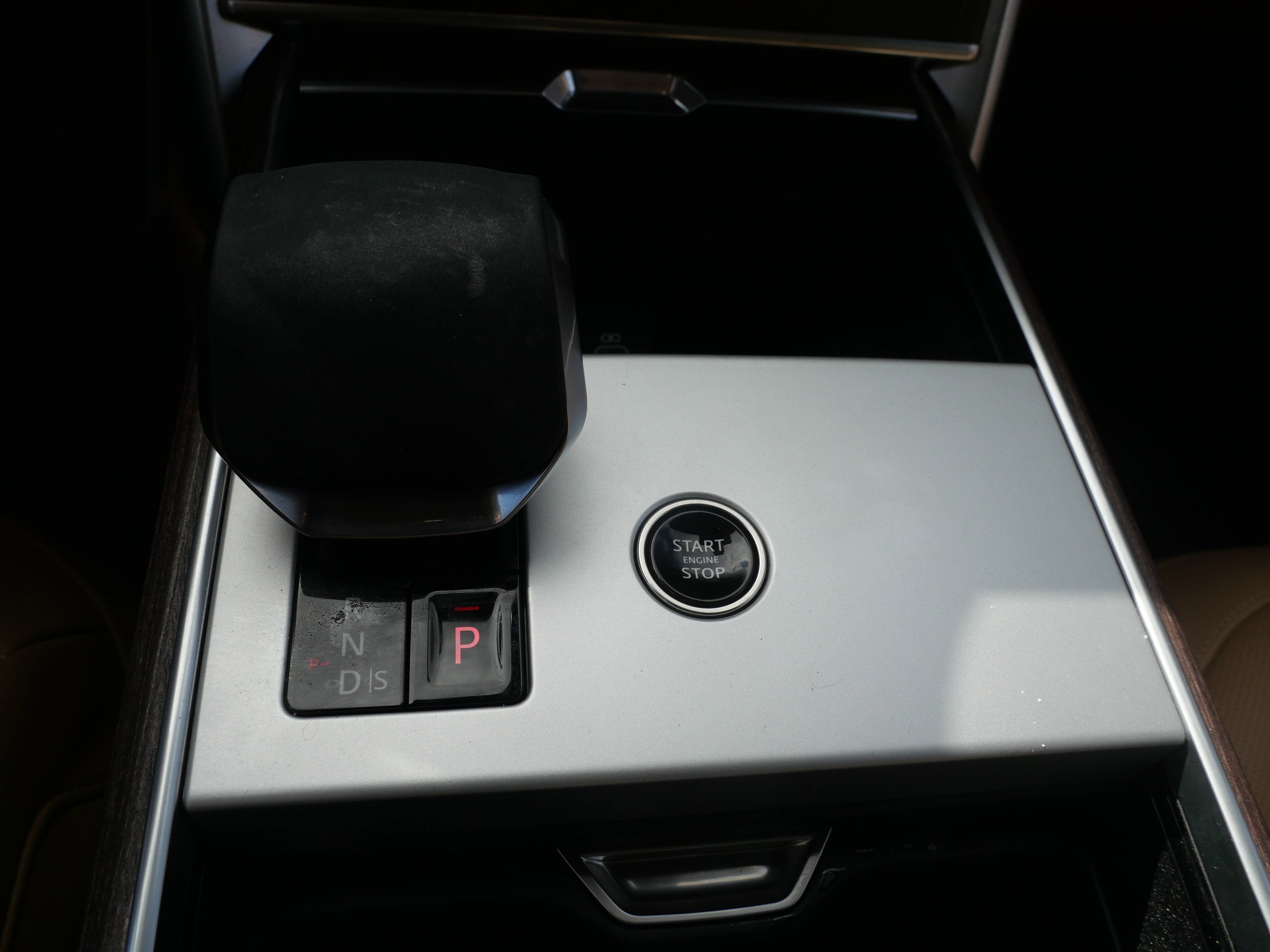 Certified 2025 Land Rover Range Rover Autobiography image 22