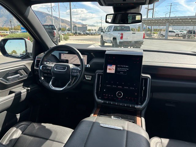 Certified 2025 GMC Yukon Denali AWD/4WD image 30