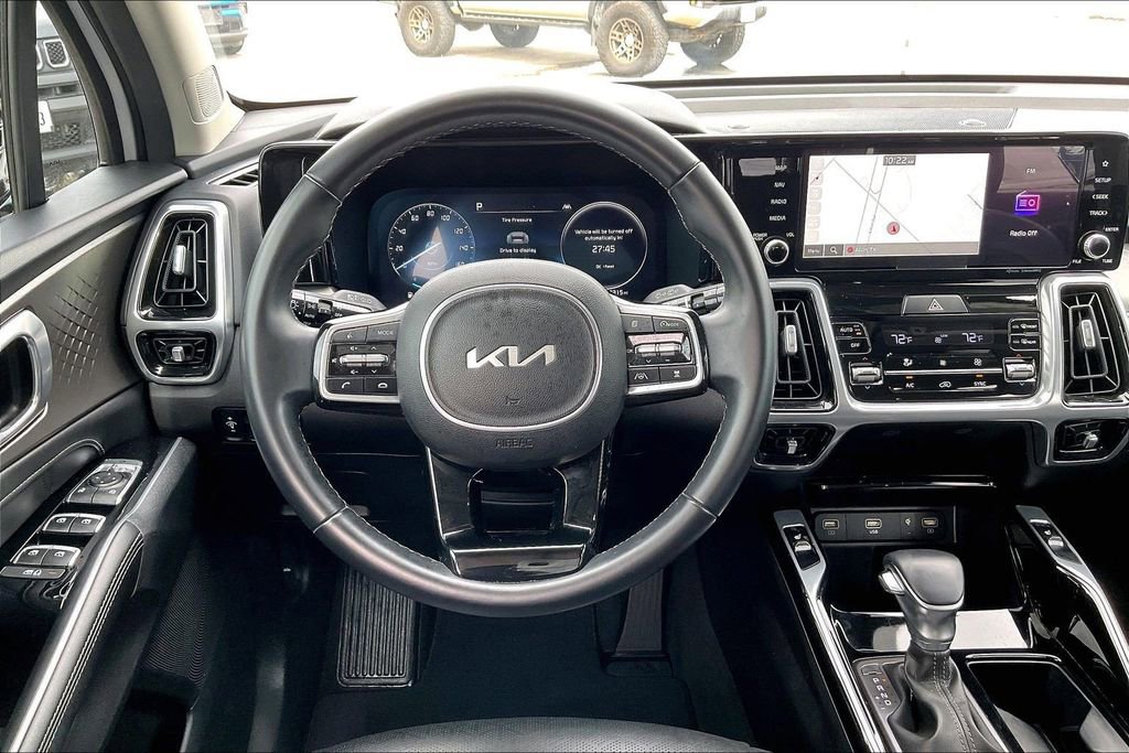 Used 2023 Kia Sorento SX image 8