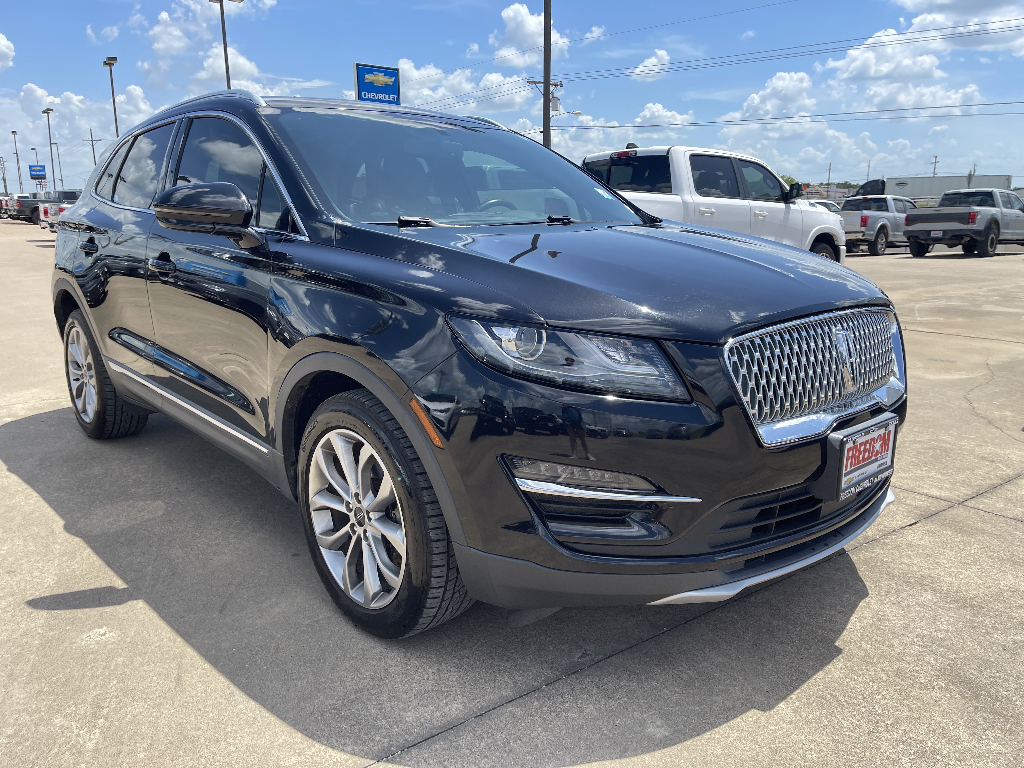 Used 2019 Lincoln MKC Select w/ Select Plus Package FWD image 2