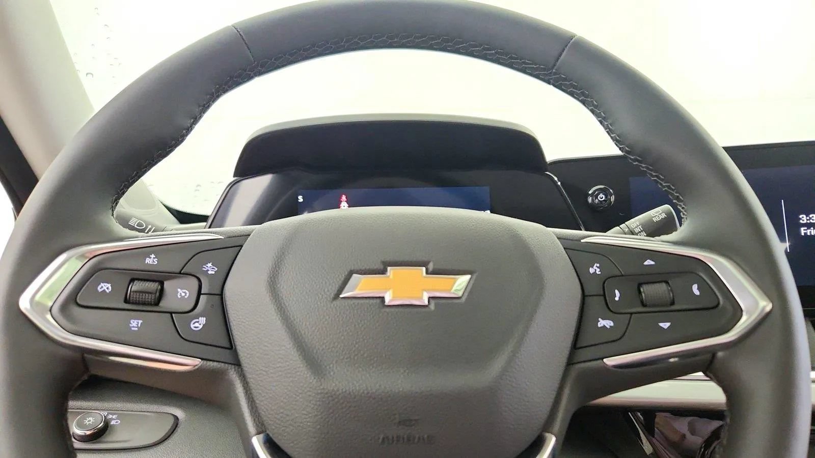 New 2026 Chevrolet Trax LT w/ Sunroof Package FWD image 19