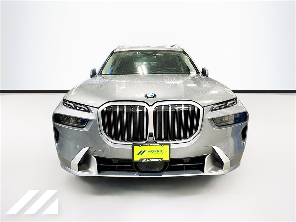 Used 2024 BMW X7 xDrive40i w/ Premium Package image 2