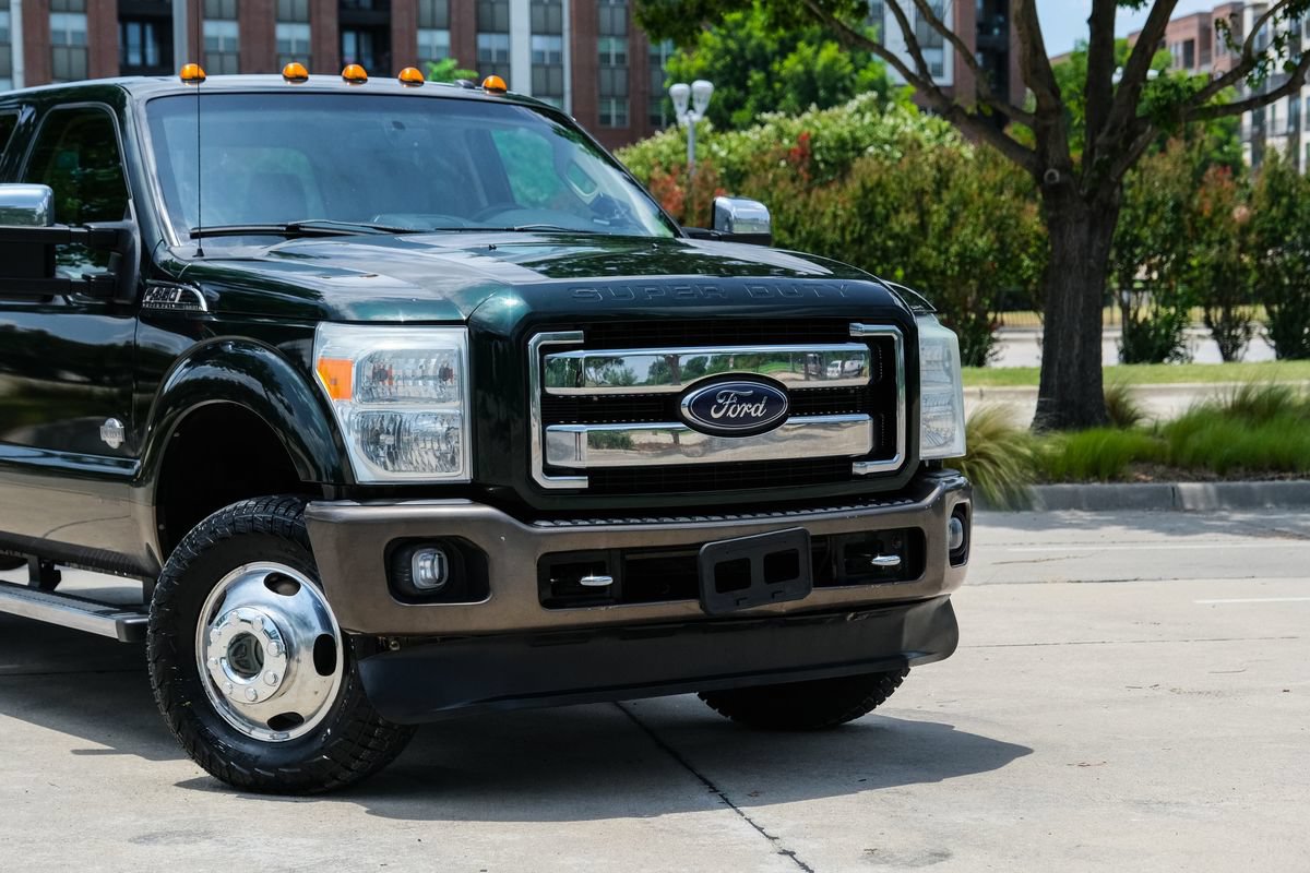 Used 2016 Ford F350 King Ranch w/ FX4 Off-Road Package AWD/4WD image 3