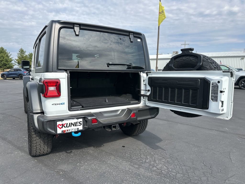 Used 2024 Jeep Wrangler Unlimited Rubicon 4xe image 16