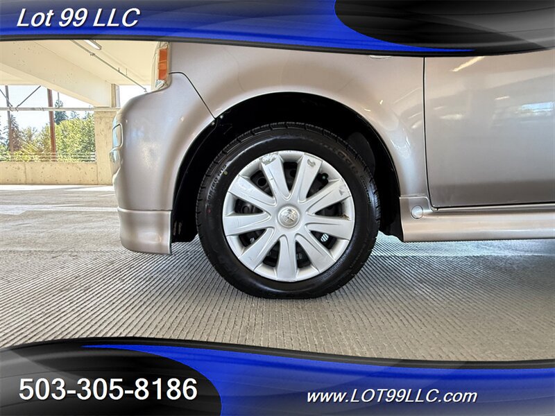 Used 2005 Scion xB FWD image 26