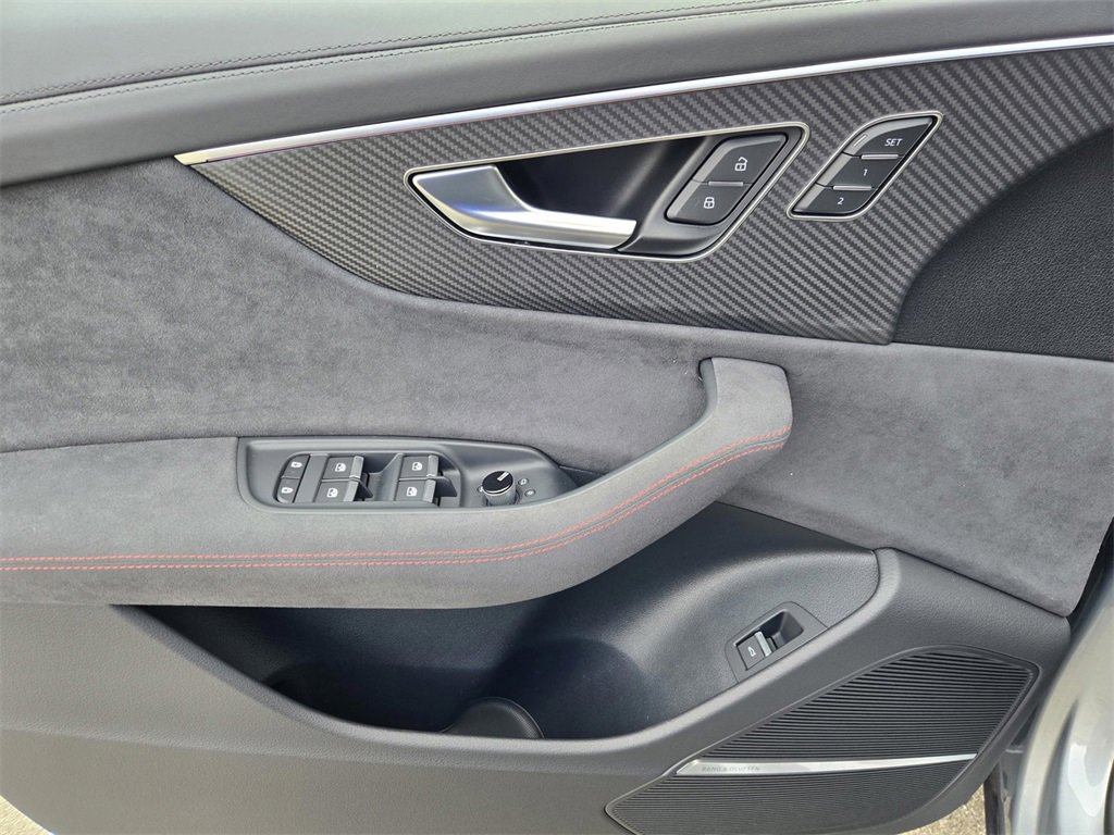 New 2025 Audi RS Q8 performance image 17