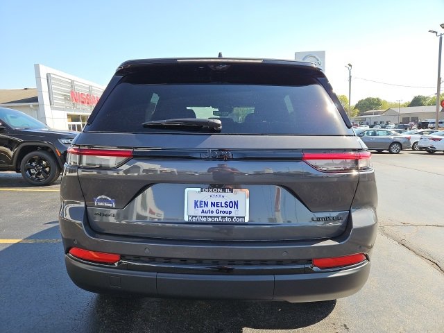 New 2025 Jeep Grand Cherokee Limited w/ Luxury Tech Group II image 8