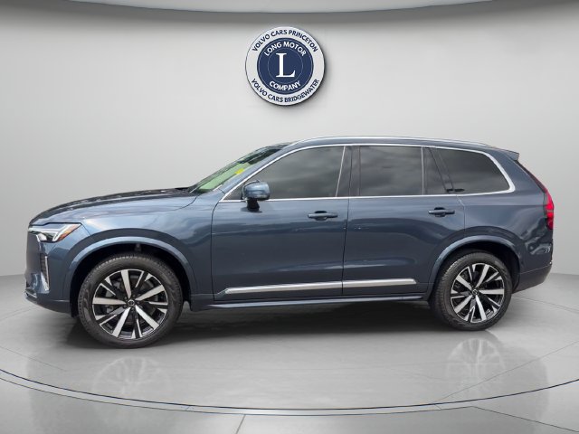 Used 2025 Volvo XC90 B5 Core AWD/4WD image 2