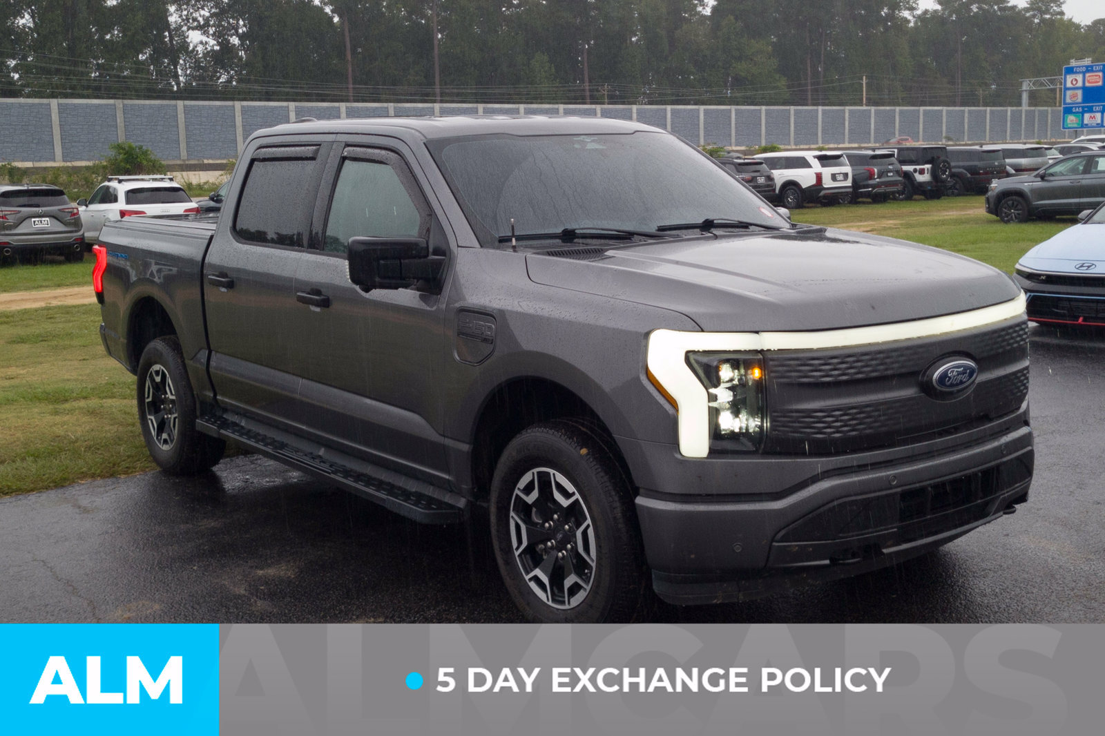 Used 2023 Ford F150 Lightning XLT AWD/4WD image 3