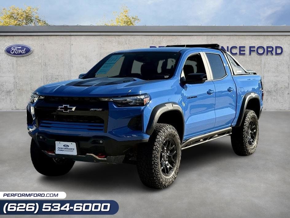 Used 2025 Chevrolet Colorado ZR2 w/ Midnight Edition