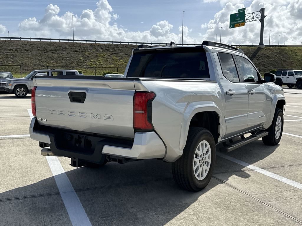 Used 2024 Toyota Tacoma SR5 AWD/4WD image 11