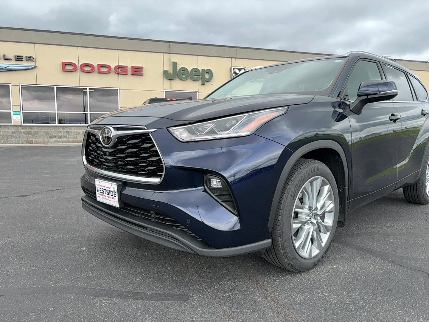 Used 2021 Toyota Highlander Limited AWD/4WD image 1