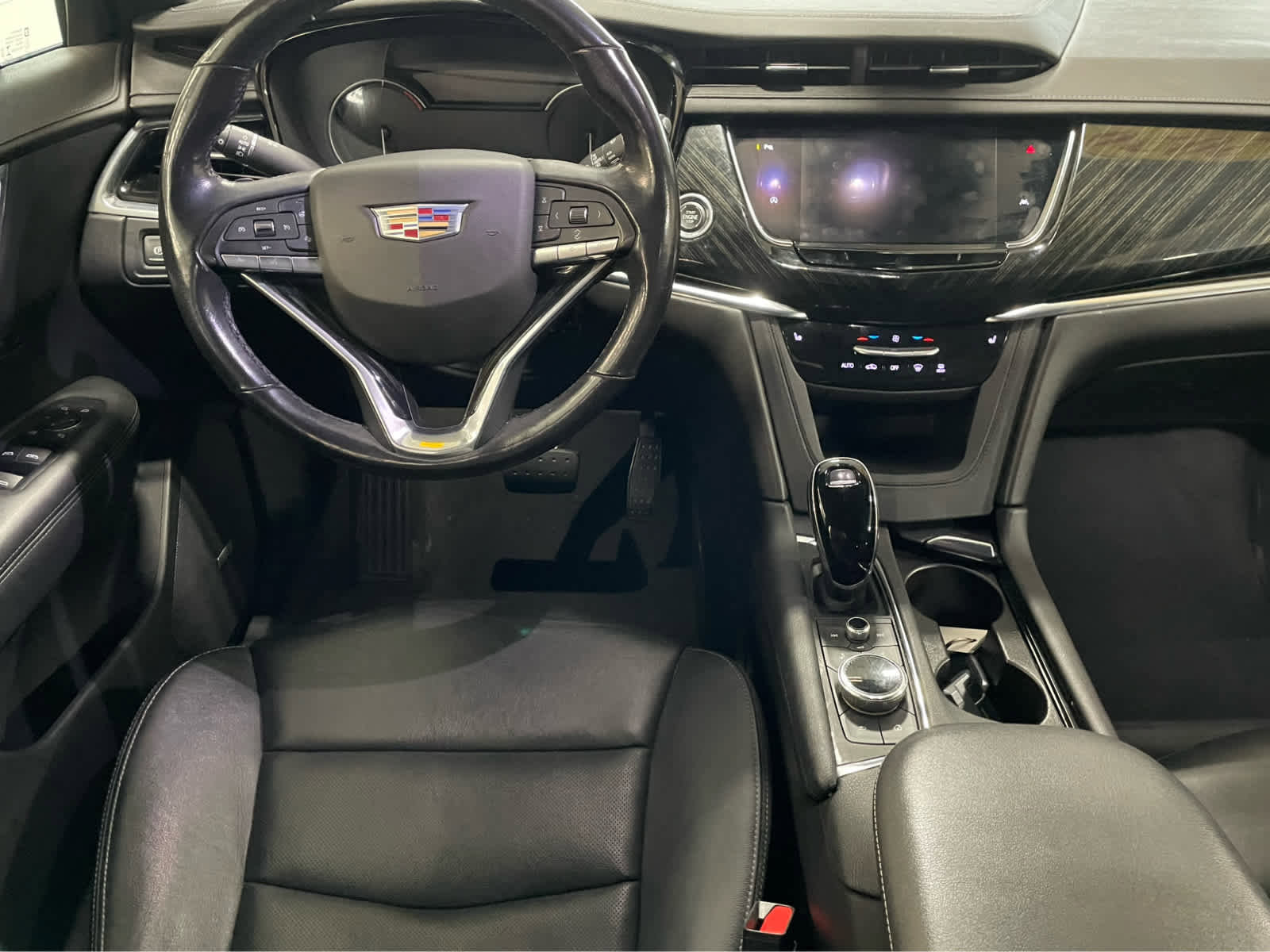 Used 2020 Cadillac XT6 Premium Luxury image 11