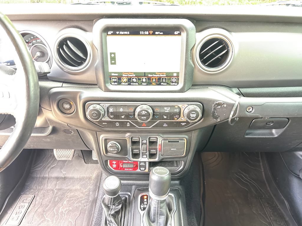 Used 2022 Jeep Gladiator Rubicon w/ LED Lighting Group AWD/4WD image 23