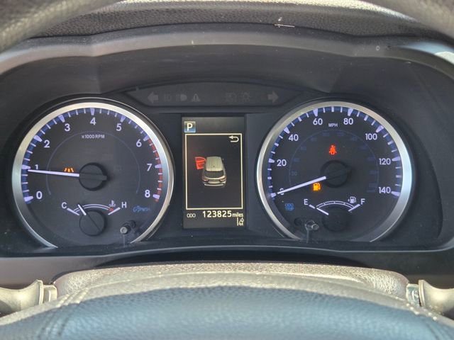 Used 2019 Toyota Highlander LE w/ Carpet Mat Package (TMS) FWD image 19