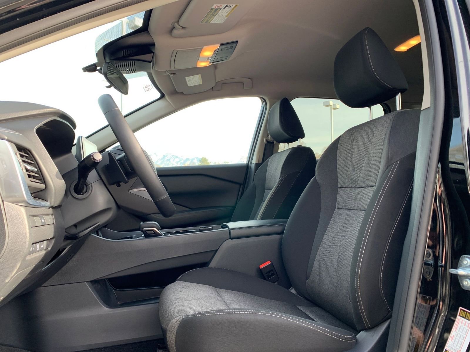 Used 2025 Nissan Rogue SV image 29