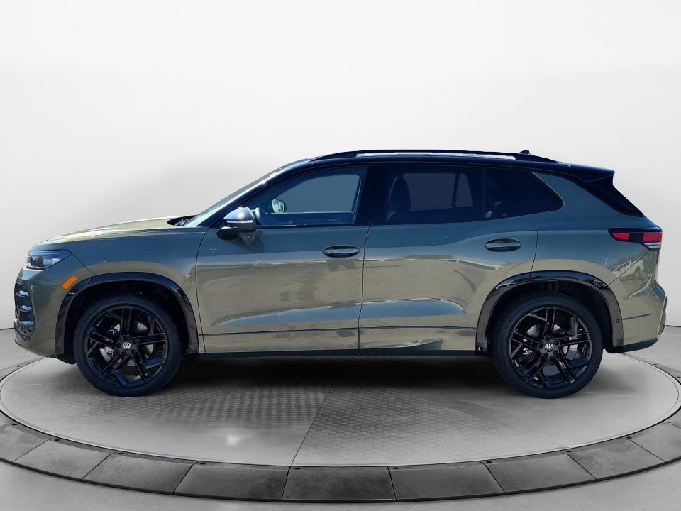 New 2026 Volkswagen Tiguan SE R-Line FWD image 4
