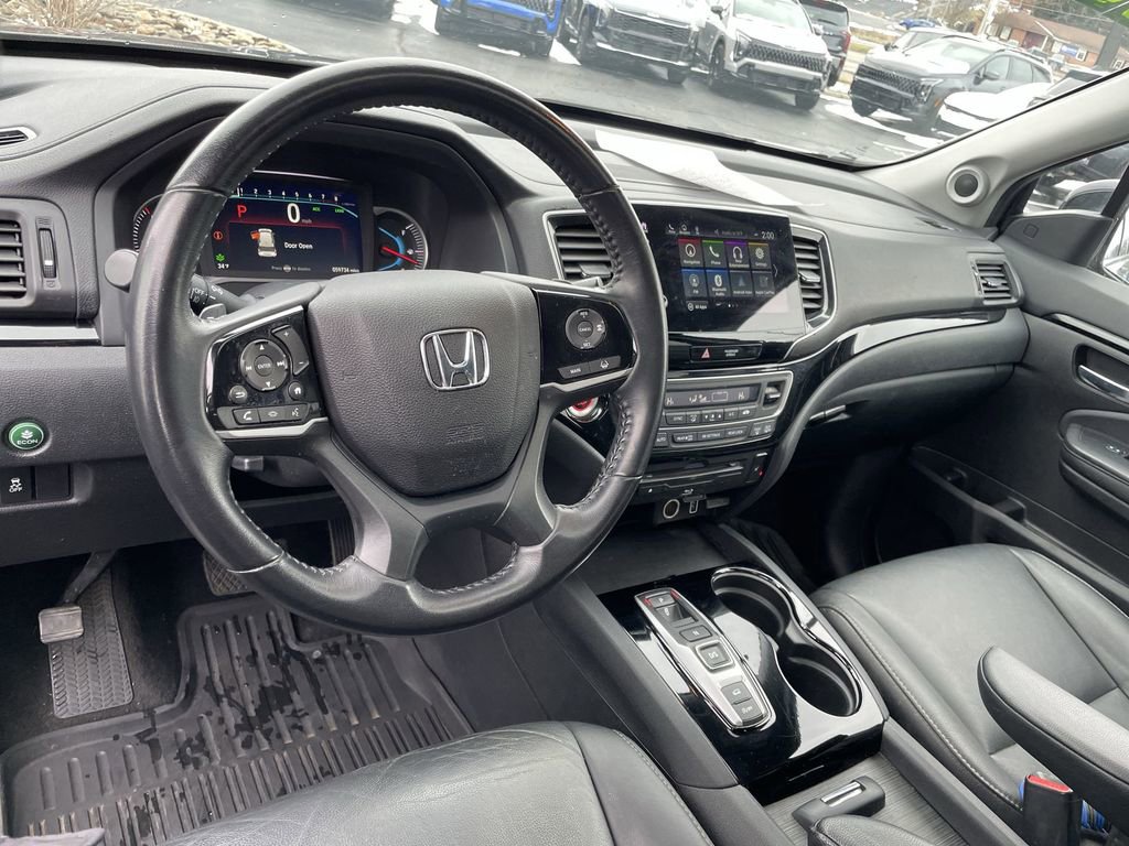 Used 2022 Honda Pilot Touring image 11