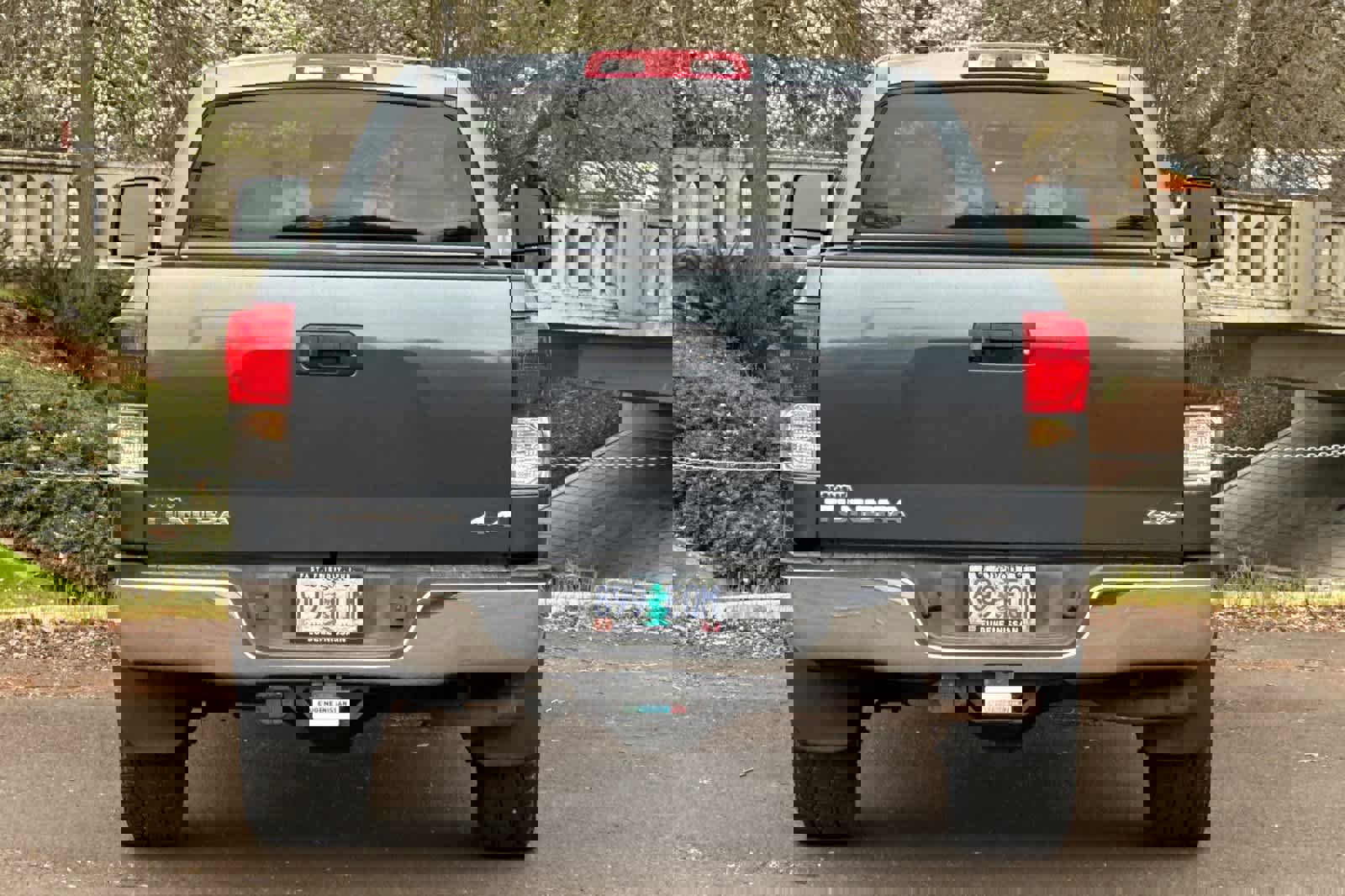 Used 2010 Toyota Tundra 4x4 CrewMax image 7