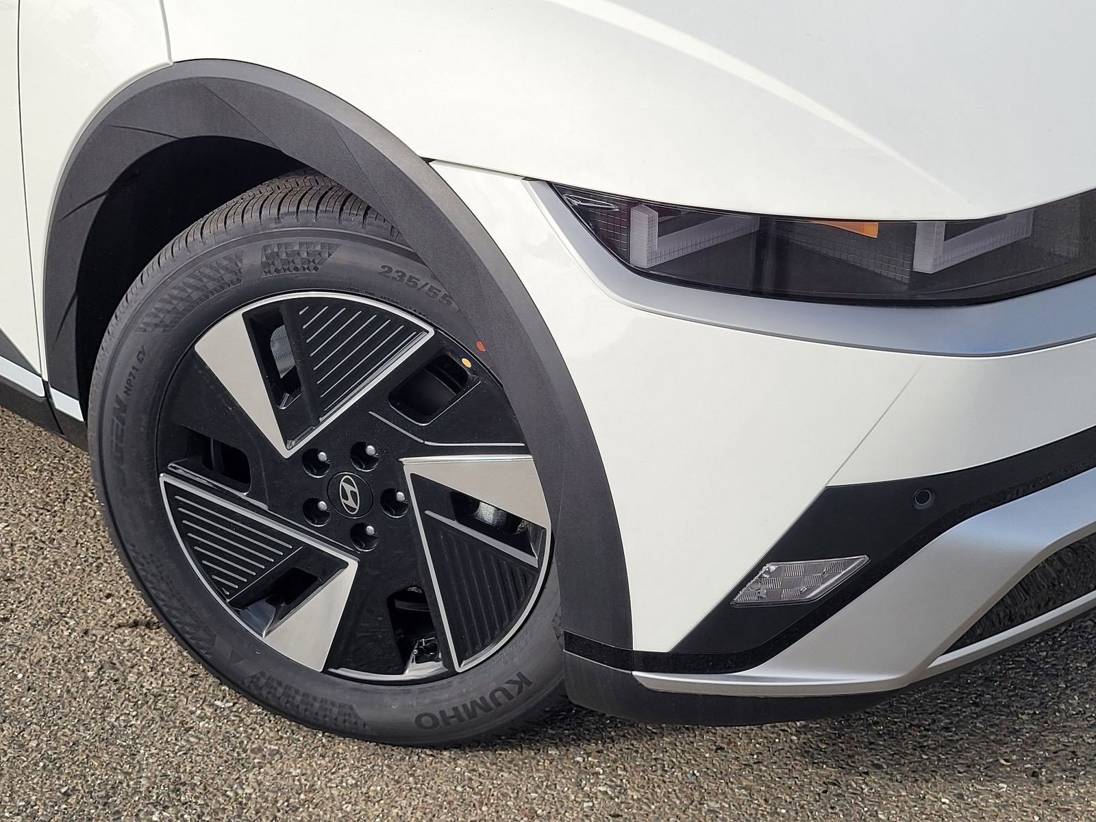 New 2026 Hyundai Ioniq 5 SEL image 6