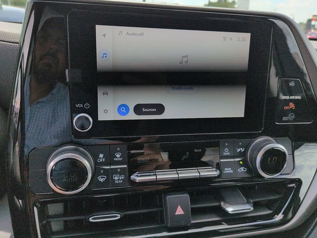 Used 2023 Toyota Highlander LE FWD image 22