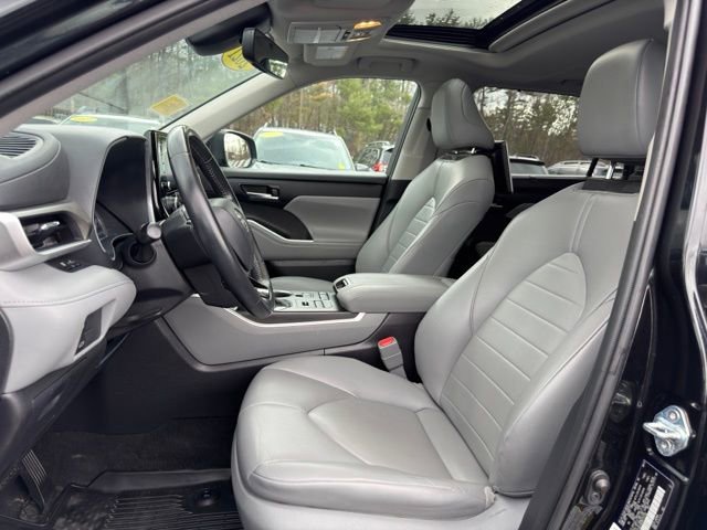 Used 2021 Toyota Highlander XLE image 20