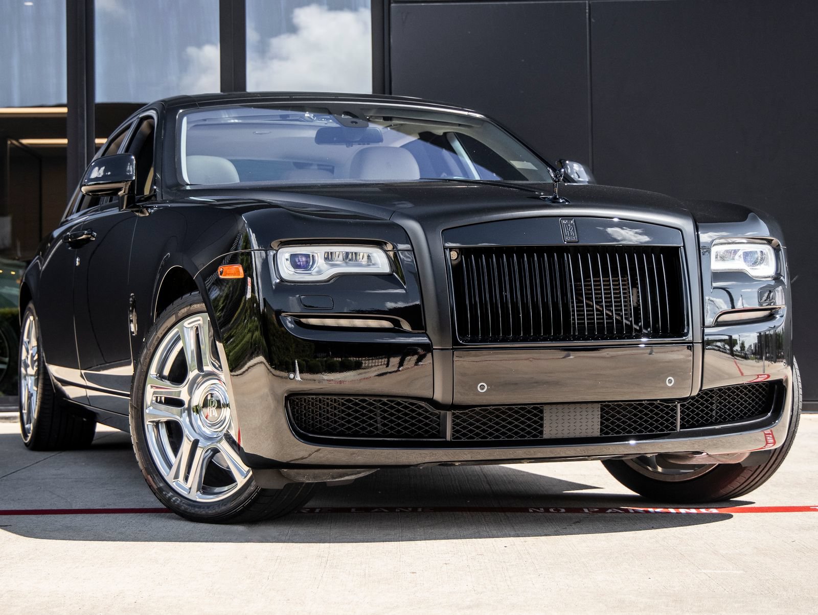 Used 2015 Rolls-Royce Ghost RWD image 5