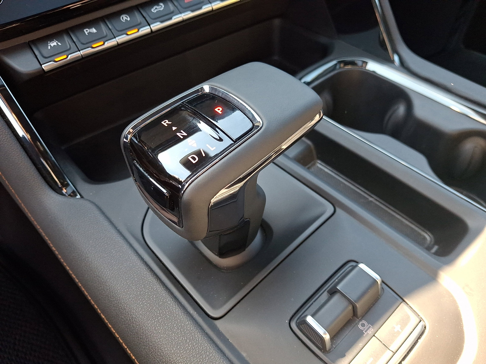 Used 2025 GMC Sierra 1500 AT4 w/ AT4 Premium Package image 15