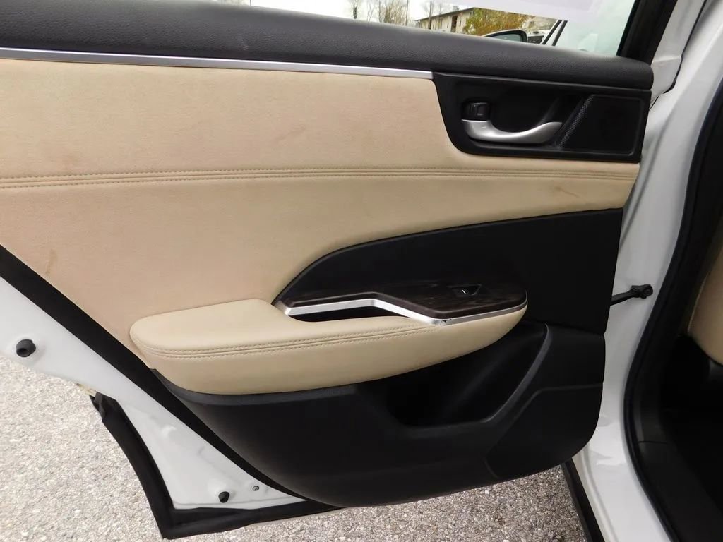 Used 2018 Honda Clarity Touring image 8