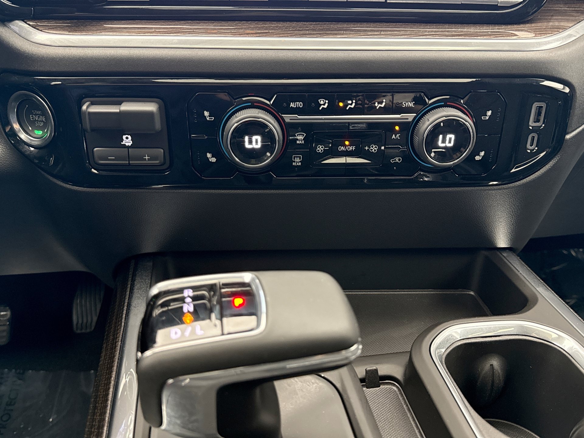 Used 2026 Chevrolet Silverado 1500 LT Trail Boss w/ LT Trail Boss Premium Package AWD/4WD image 24