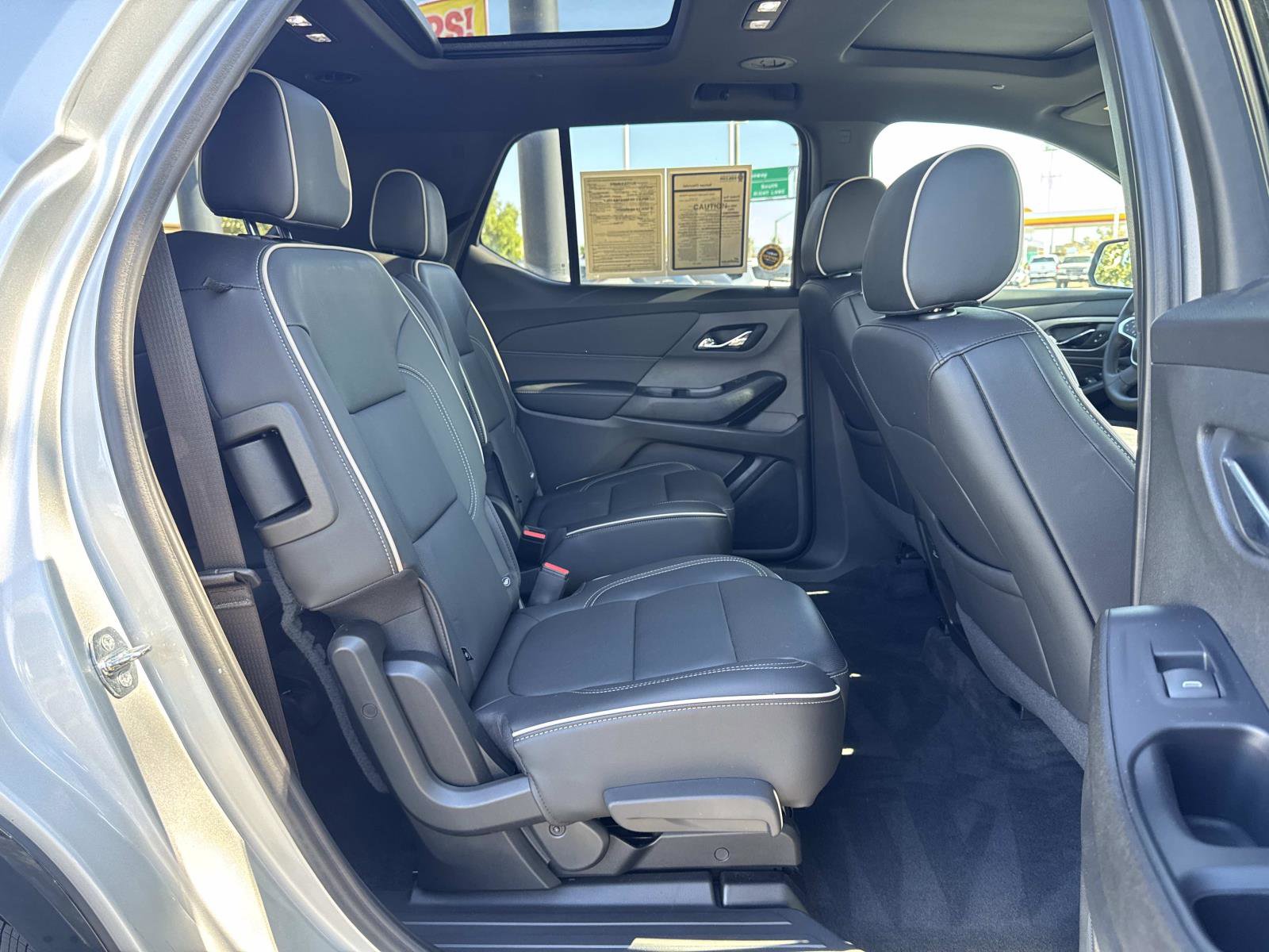 Used 2022 Chevrolet Traverse Premier w/ Redline Edition image 25