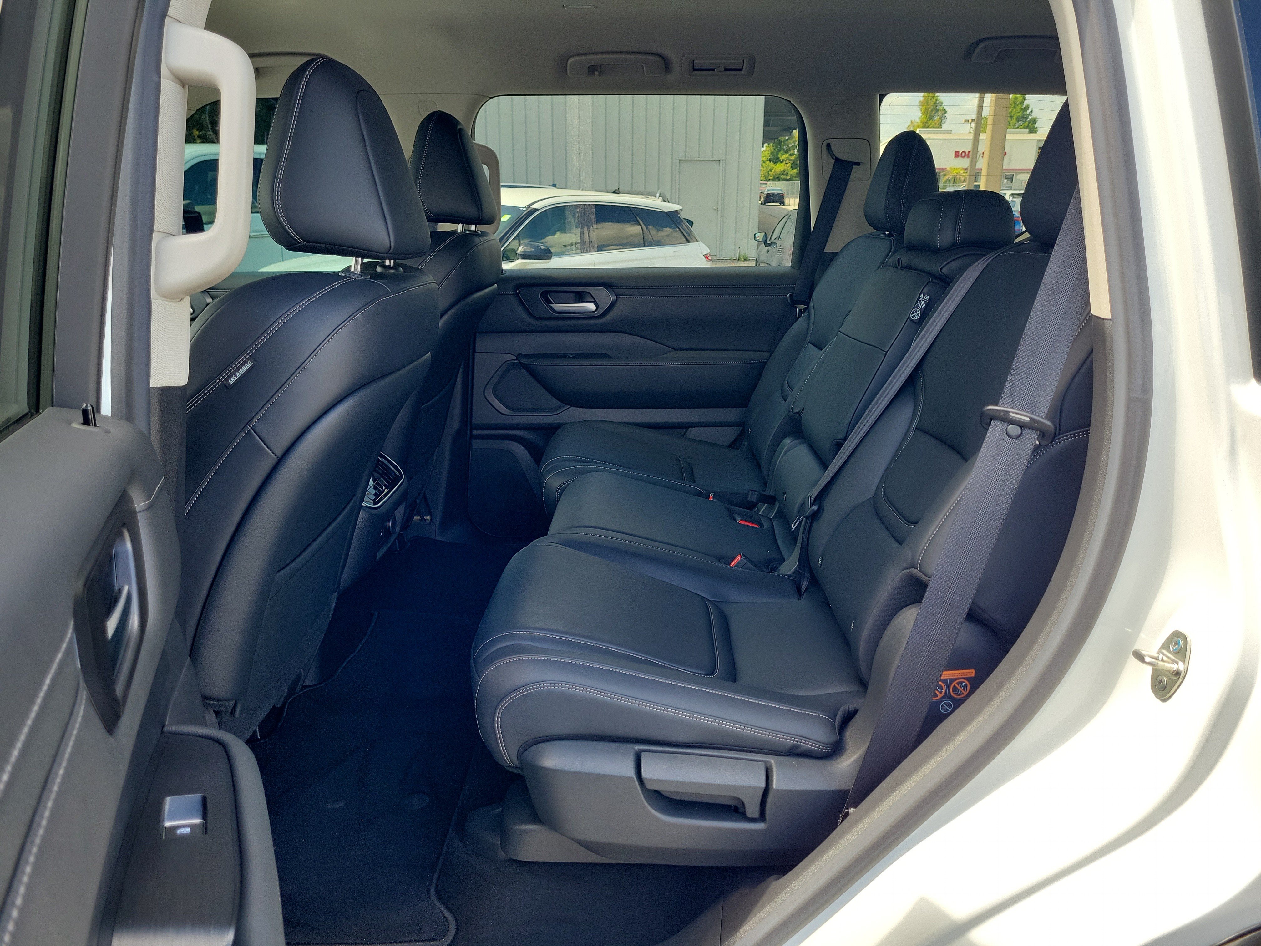 Certified 2025 Nissan Armada SV AWD/4WD image 14
