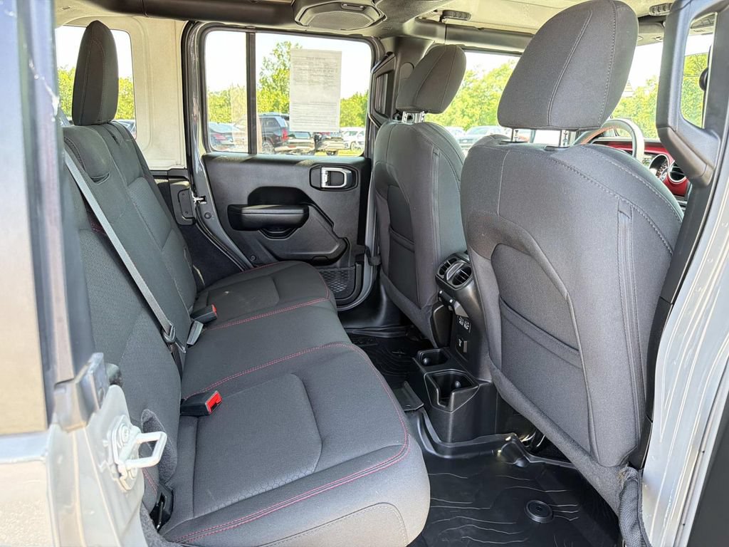 Used 2023 Jeep Wrangler Unlimited Rubicon AWD/4WD image 24