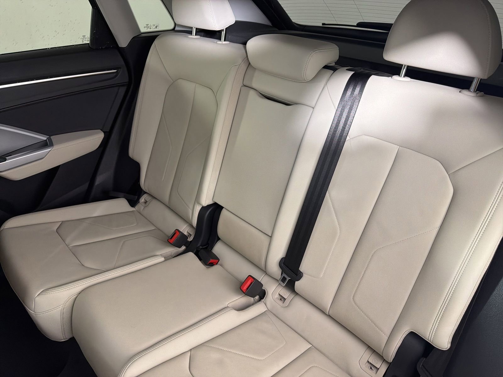 Used 2023 Audi Q3 2.0T Premium w/ Convenience Package AWD/4WD image 12