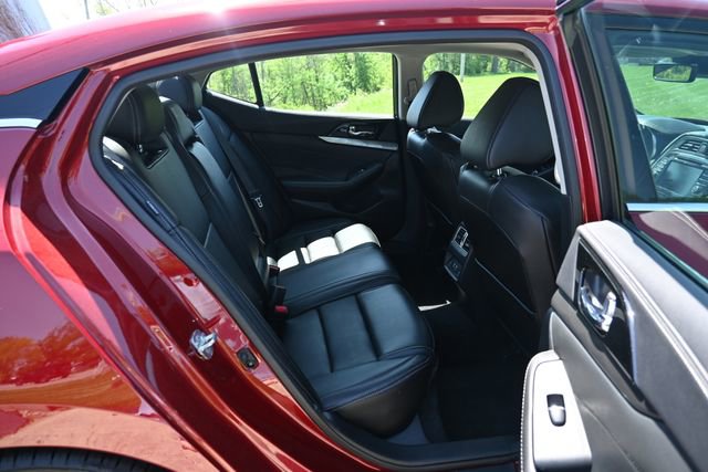 Used 2023 Nissan Maxima SL FWD image 21